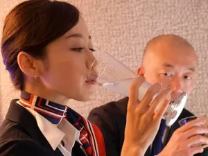 22022-7-17 [Người đàn ông thịt lợn tìm kiếm khoái lạc] Tìm gái điếm trong một con hẻm nhỏ màu đen, một cô gái trẻ xinh đẹp, nắm lấy một con cặc lớn và quan hệ tình dục mạnh mẽ